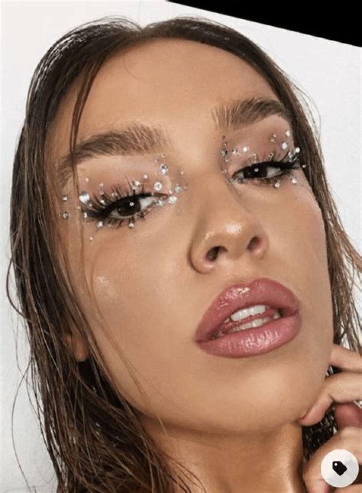 How to Do Crystal Eye Makeup, According to Celebrity Makeup Artists