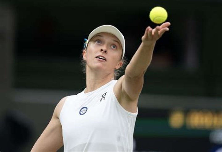 Iga Swiatek Joins Steffi Graf to Eclipse Serena Williams in Massive Record as World No. 1