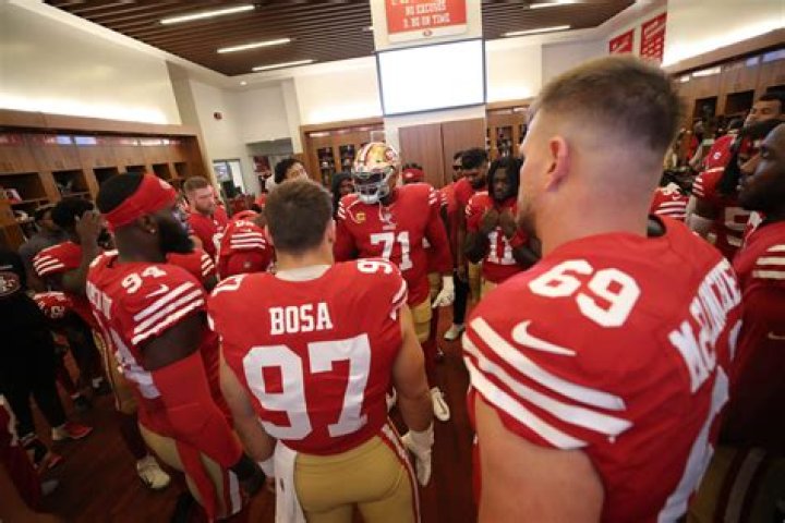 Inside the 49ers’ halftime locker room: Bananas, bathroom trips and study time for Brock Purdy