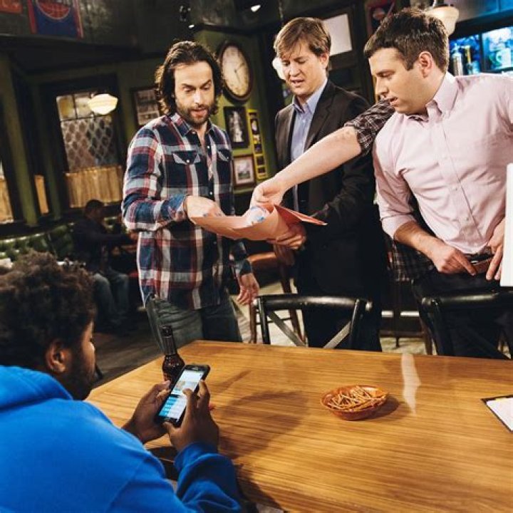  Inside Undateable, a TV Show Where Chaos Reigns 