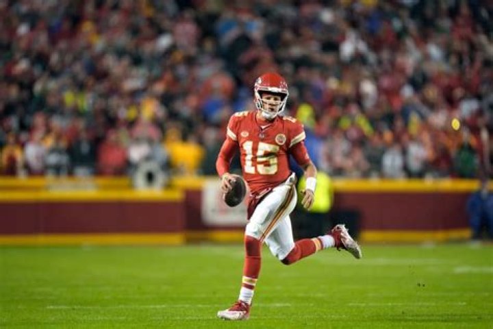Is Mahomes too alone on the Chiefs? 