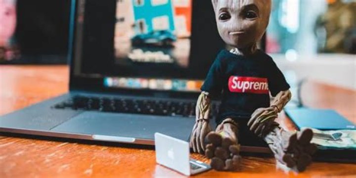 Is reading comics online illegal?