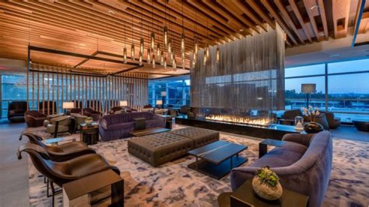 Is There a Hotel at DCA Airport? A Guide to DCA Accommodations