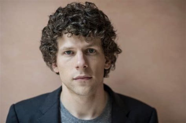Jesse Eisenberg Net Worth  - Pulptastic