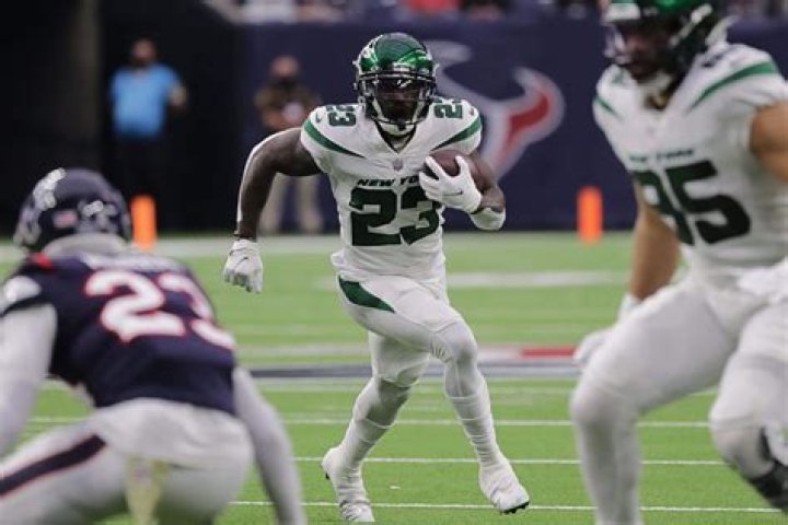 Jets give running back Tevin Coleman one more year to show off his burst