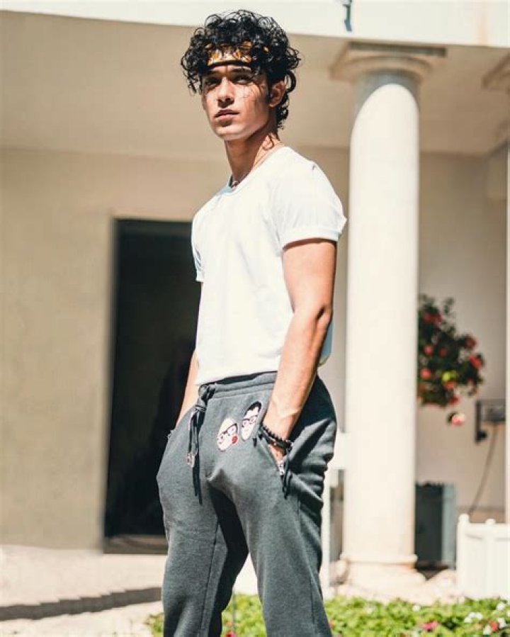 Joel Pimentel Height, Weight, Age, Body Stats