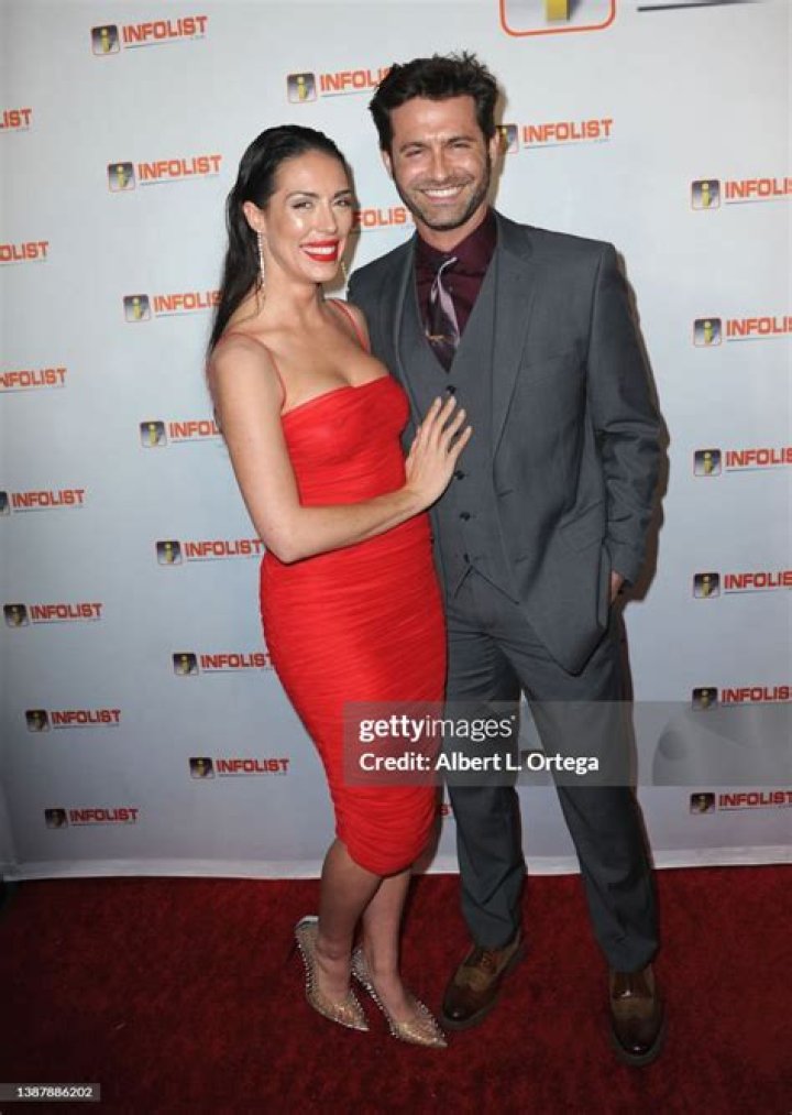 Jonathan Stoddard Married: A Deep Dive Into His Personal Life And Career