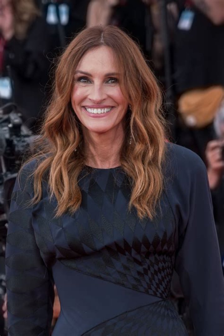 Julia Roberts Carried a Best-Selling Yeti Utility Bag
