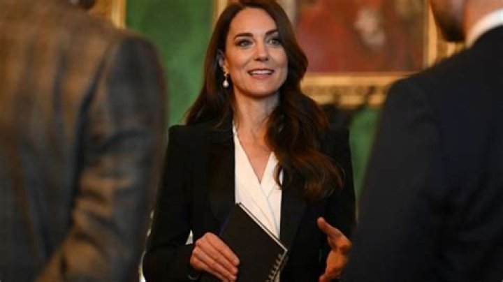 Kate Middleton’s Bodysuit Top Is a Brilliant Style Hack