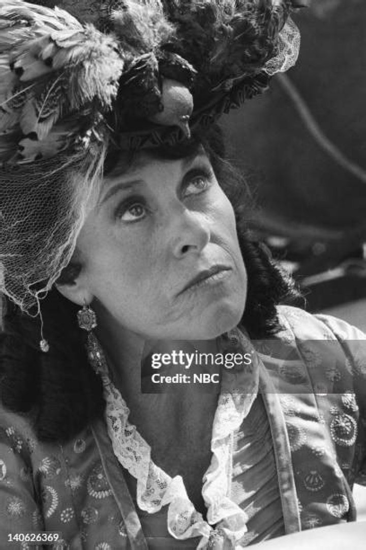 Katherine MacGregor Biography