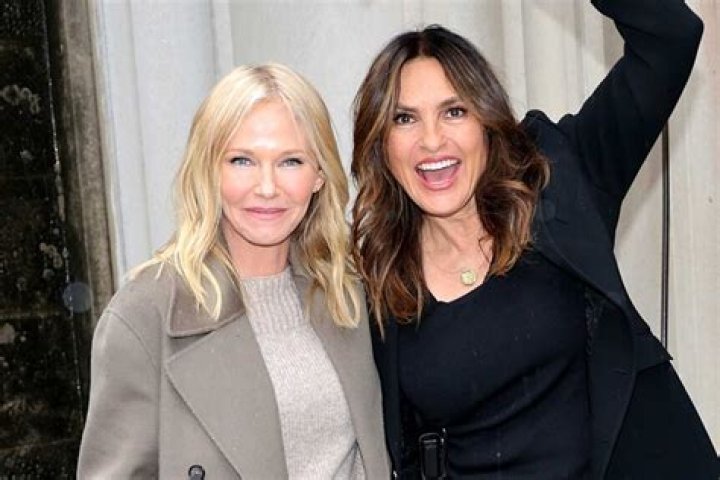 Kelli Giddish Family In Real Life With Her Two Kids