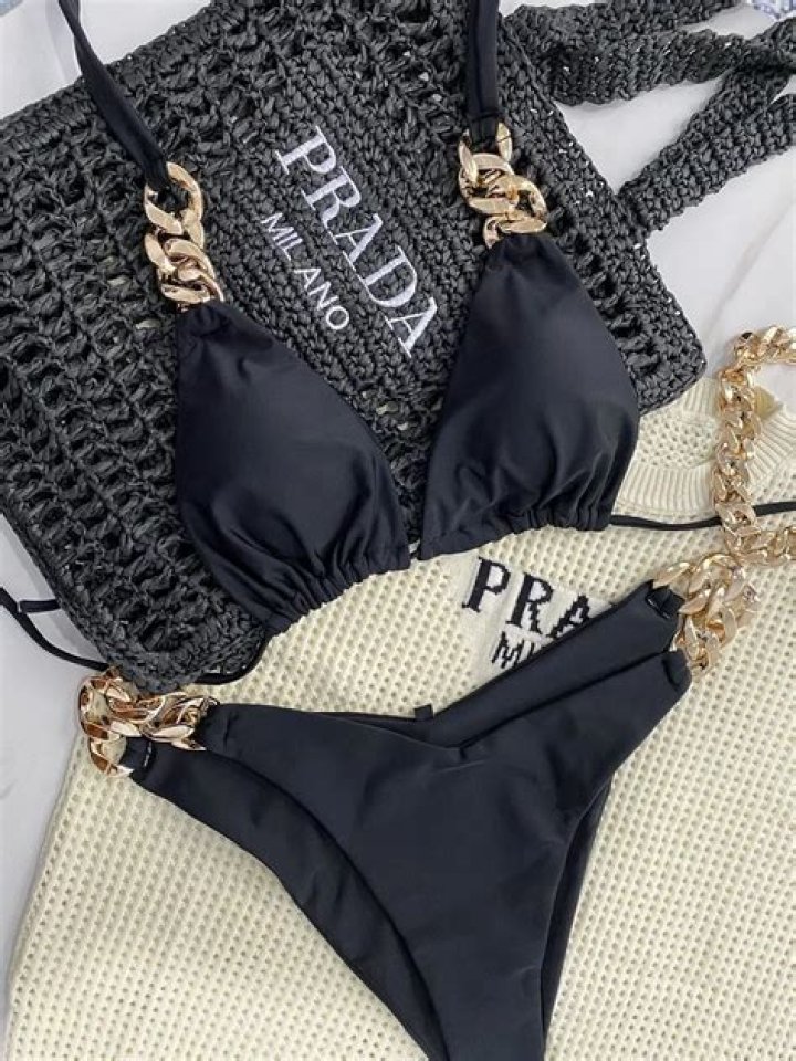 Kendall Jenner enamora en Instagram con pequeño bikini de dos piezas