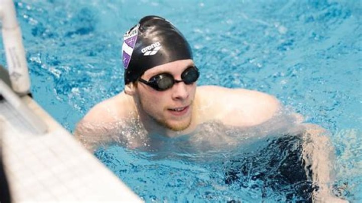 Kenyon College Women's Swimming Program Information