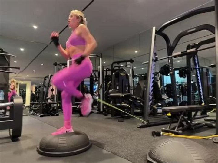 Khloé Kardashian Shows Off Baby Bump While Working Out