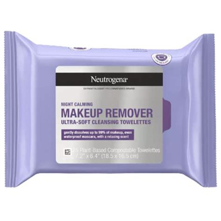 Kim Kardashian Uses Neutrogena Calming Cleansing Makeup Remover Wipes