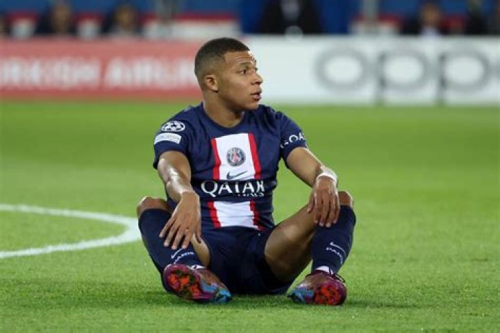 Kylian Mbappe has to put the team first — Thierry Henry