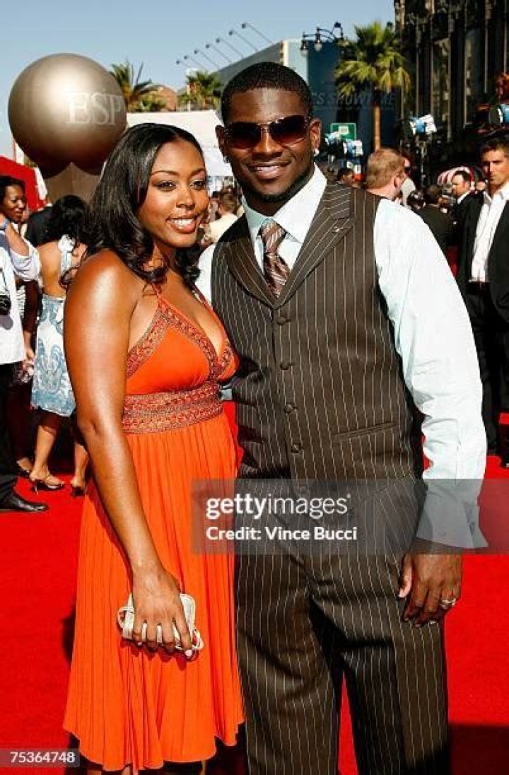 LaDainian Tomlinson Wife, LaTorsha Oakley: Where Is She Now?