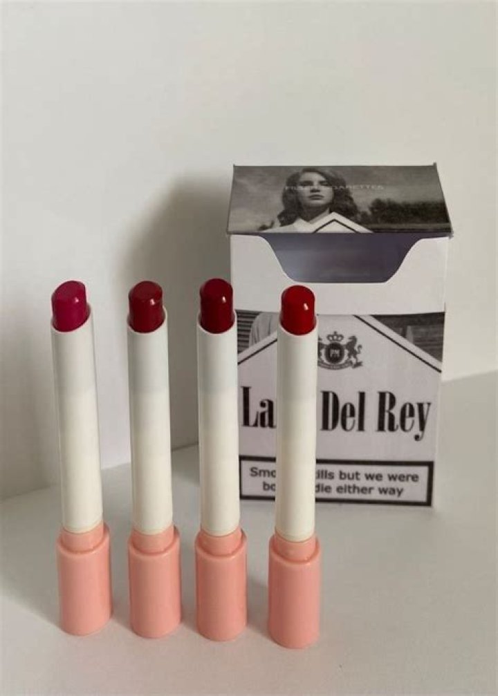 Lana Del Rey's Go-To Lip Look and Products
