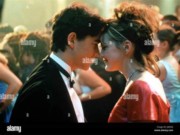Larisa Oleynik and Joseph Gordon-Levitt