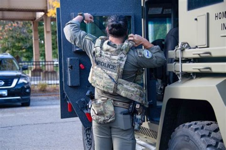 Local police officers vs. ICE agents: What’s the difference?