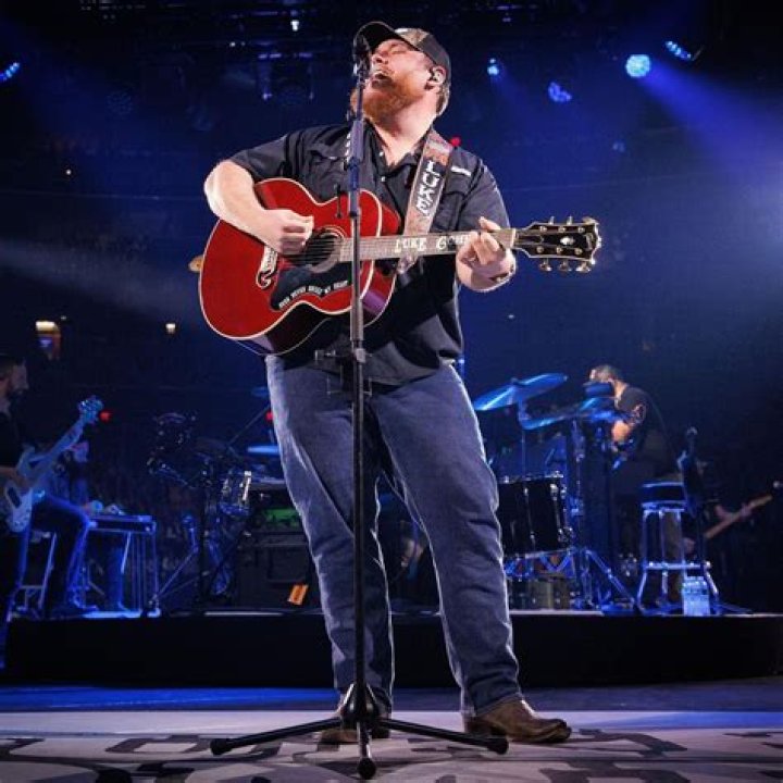 Luke Combs Height In Feet: Everything You Need To Know