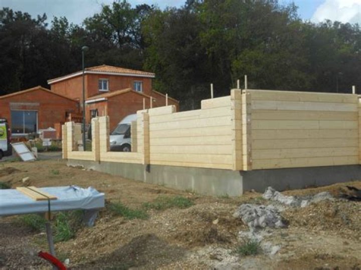 Maison en bois moderne : comment se déroule sa construction ?