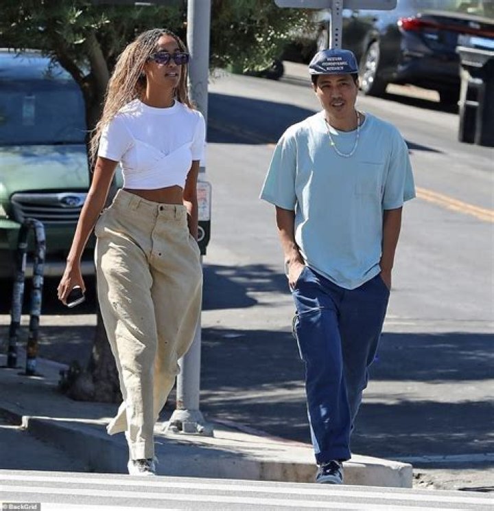 Malia Obama Boyfriend 2024: Who Is She Dating?