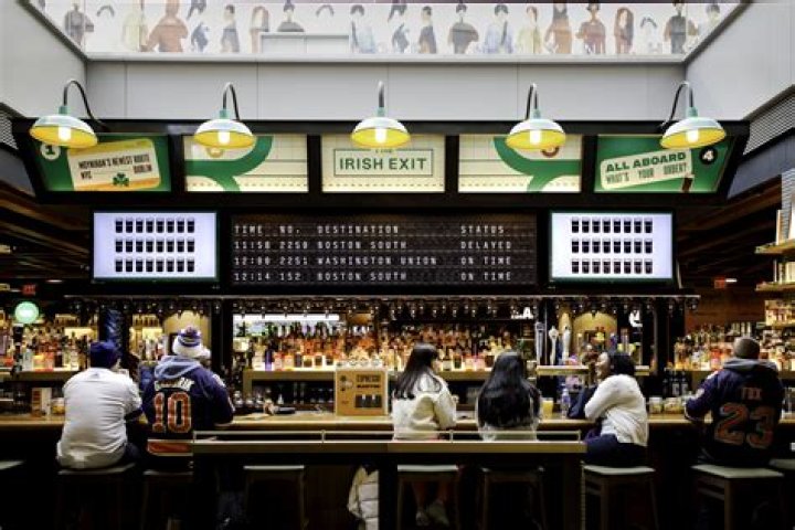 Man Offends Friends With 'Irish Exit' To Avoid Restaurant Bill