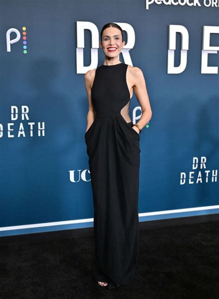 Mandy Moore Wore an LBD With Sheer Side Cutouts (and Pockets!) on the Red Carpet