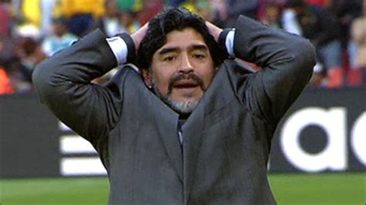 Maradona considering future with Argentina
