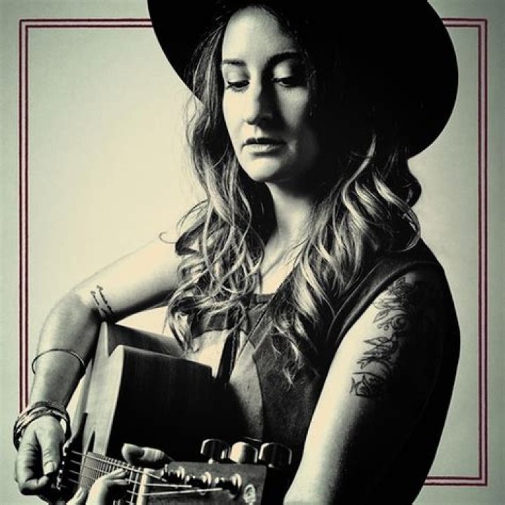 Margo Price, ‘Hurtin’ (On the Bottle)’