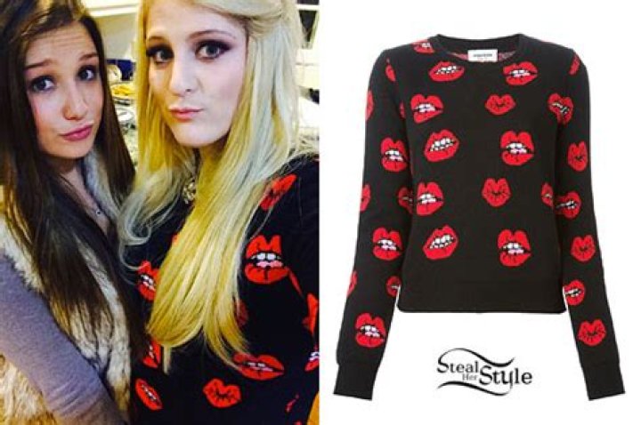 Meghan Trainor: Lips Print Sweater