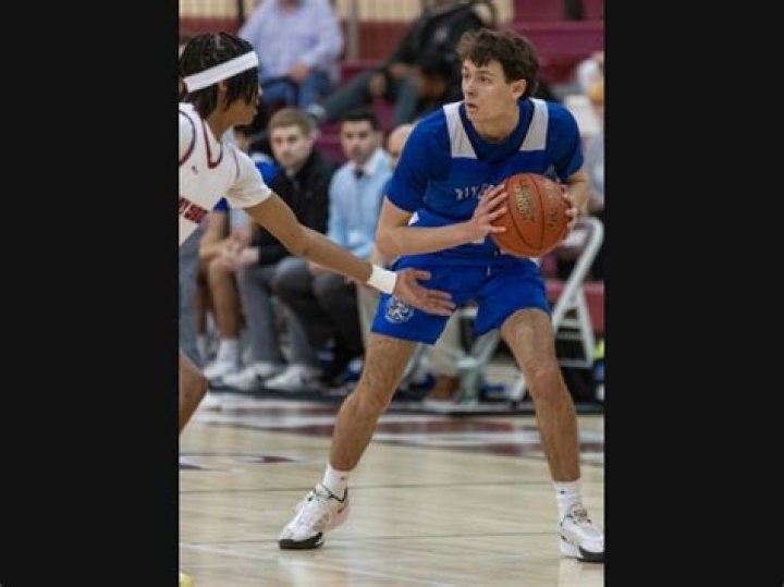 Mens Basketball Recruiting | Riverhead Senior High School