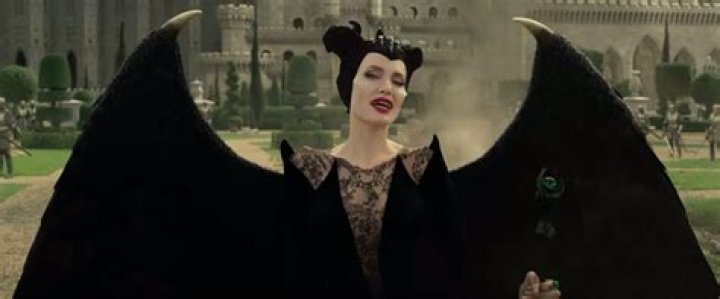 Michelle Pfeiffer, Your Queen, Set to Play the Queen in Maleficent 2
