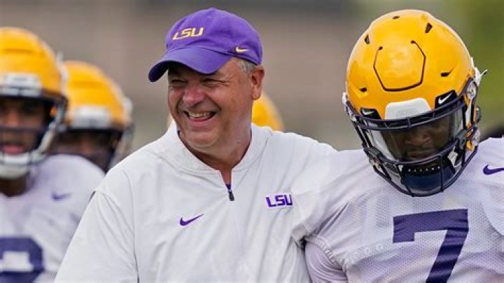 Mike Denbrock to leave LSU, return to Notre Dame as offensive coordinator: Sources