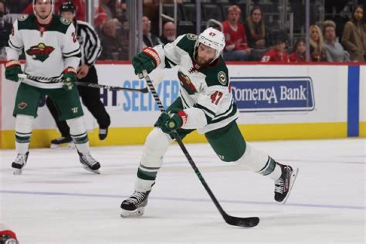 Minnesota Wild, Alex Goligoski agree to 2-year contract extension: Sources
