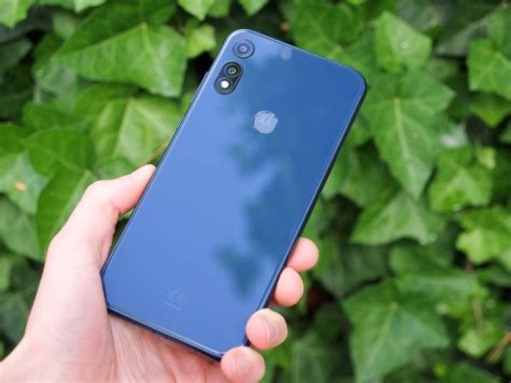 Moto E (2020) review: Too cheap for its own good