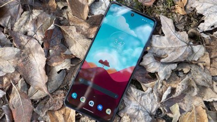 Motorola's Android 12 update streak continues with the Edge and Edge+