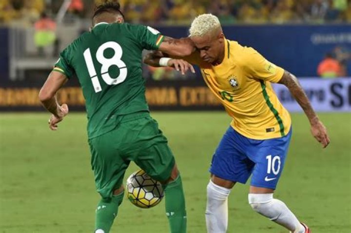 Neymar's nasty head injury against Bolivia