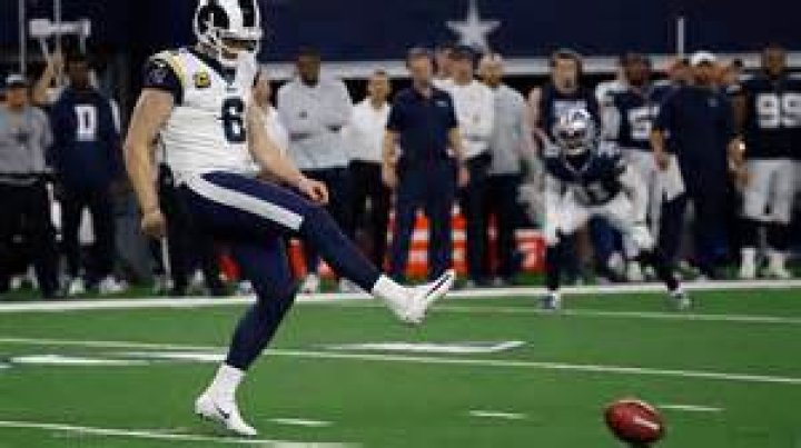 NFL Playoffs: What are the differences between a squib kick and an onside kick?