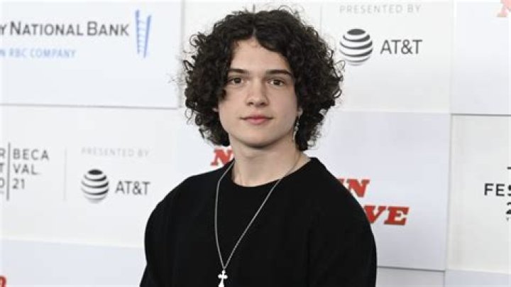 	Noah Jupe Among Eight Cast Opposite Michael Douglas in Benjamin Franklin Series at Apple	