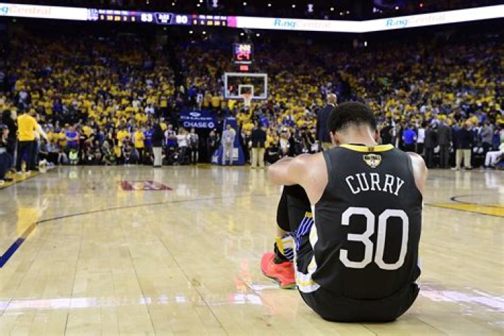 “Nothing was going to be given to me” Stephen Curry discloses shocking truth on childhood