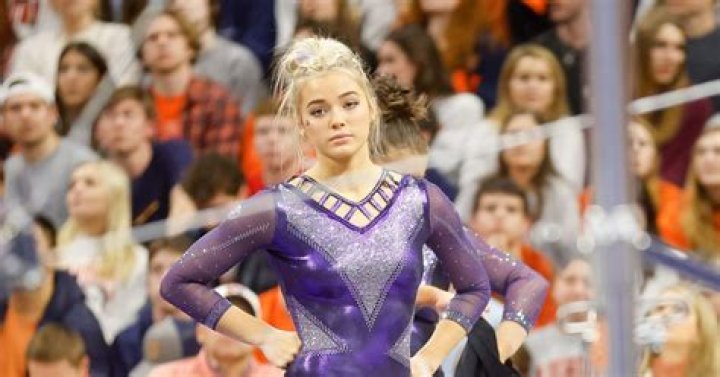 Olivia Dunne stuns with mind-blowing flexibility in viral split video