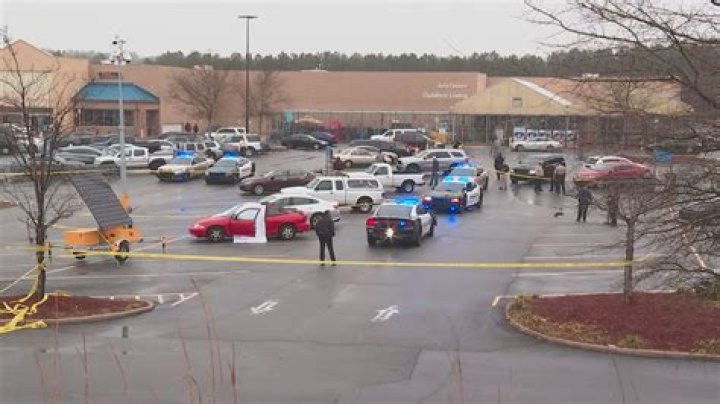 One person shot and killed at Lithia Springs Walmart store