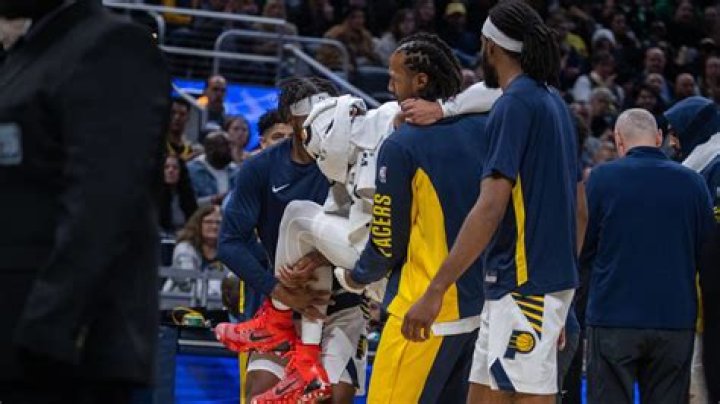Pacers’ PG Tyrese Haliburton limp to locker room after scary injury during game vs Knicks