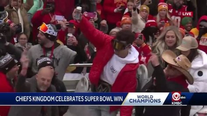 Patrick Mahomes mirrors 2021 drunk Tom Brady during Chiefs parade Super Bowl celebrations