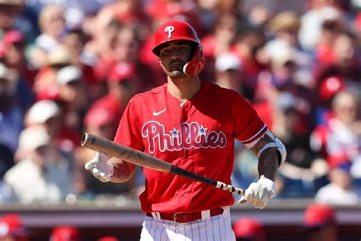 Phillies notes: Nick Castellanos’ adjustments, Trea Turner’s oven mitts, Rhys Hoskins’ surgery
