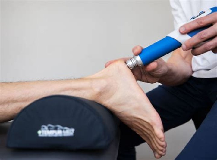 Plantar fasciit: Behandling, symtom, stretchövningar