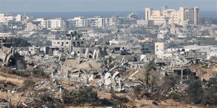 Pope Francis issues plea for ceasefire in Israel-Hamas conflict