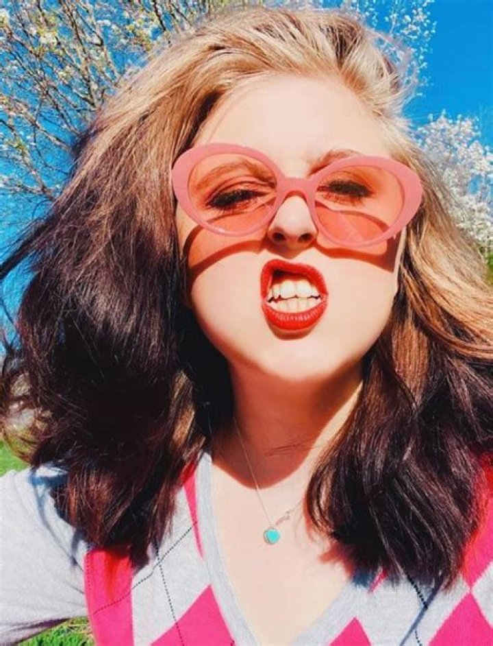 Presley Cash: An Emerging Artist from Missouri